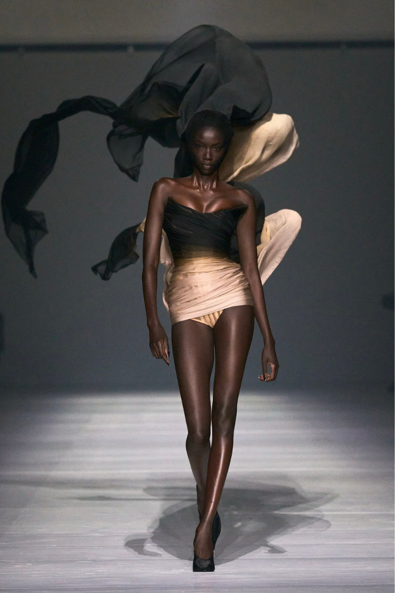 Défilé MUGLER SS 2024 : entre mystère et beauté
