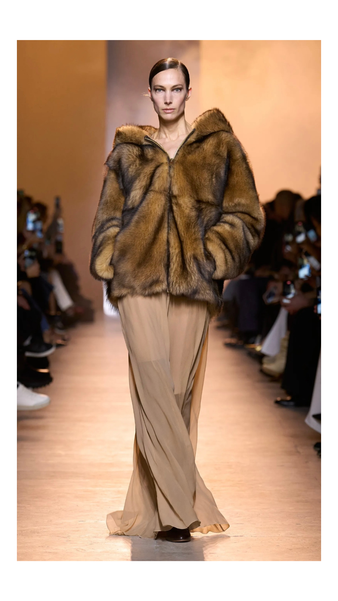 Fashion week FW 2025 : Elie Saab et le retour en force de la fourrure