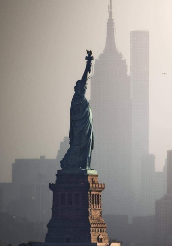 « Model rights bill » signé à New-york pour protéger les mannequins contre l’exploitation, le harcèlement et l’intelligence artificielle